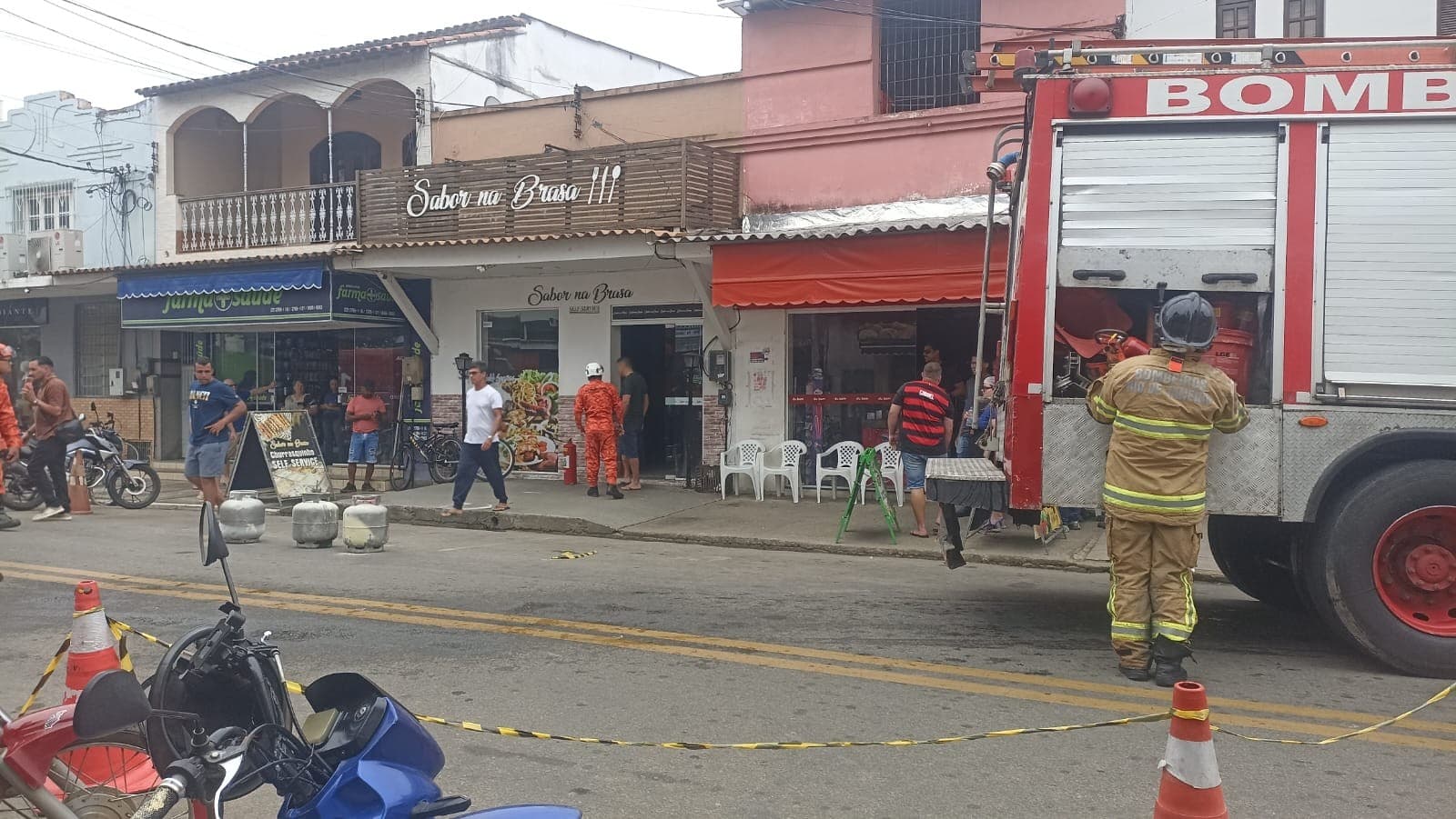 Incêndio atinge estabelecimento comercial no Centro de Cardoso Moreira