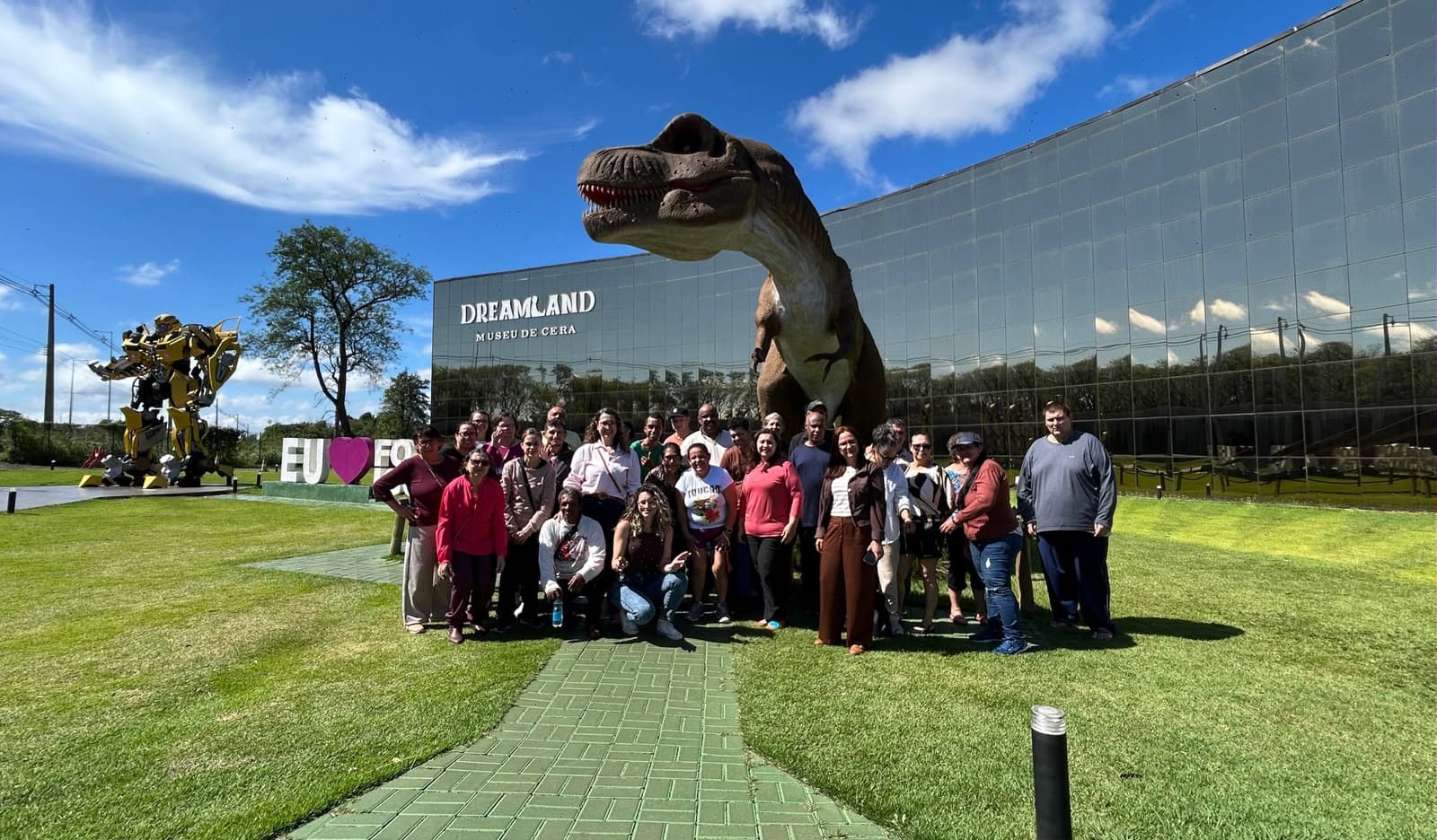Dreams Park Show recebe pacientes do CAPS II em ação pelo Dia Mundial da Saúde Mental